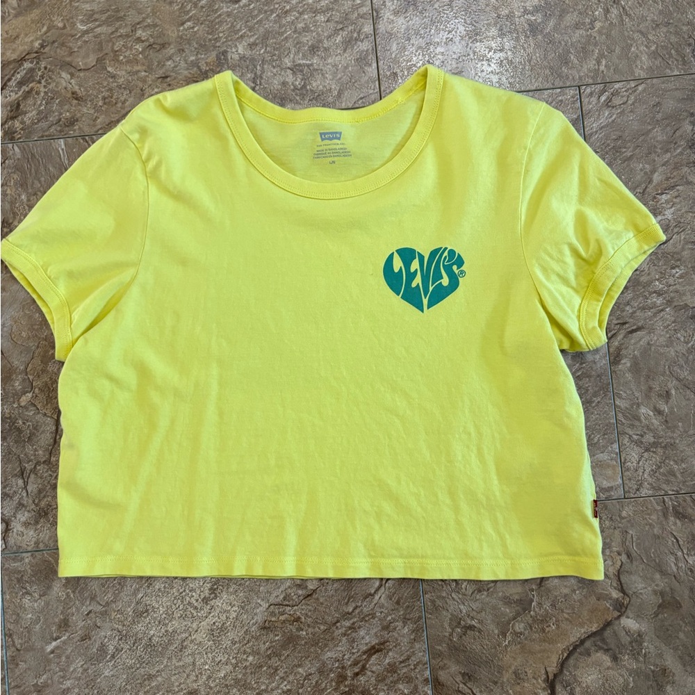 Levi's cropped tee